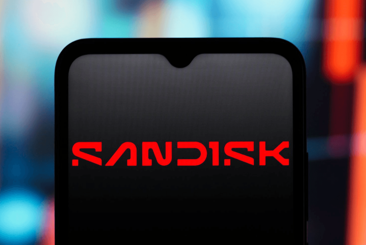 Sandisk Stock Falls 10% to Start Q3: Is the AI Memory Rally Finally Over?